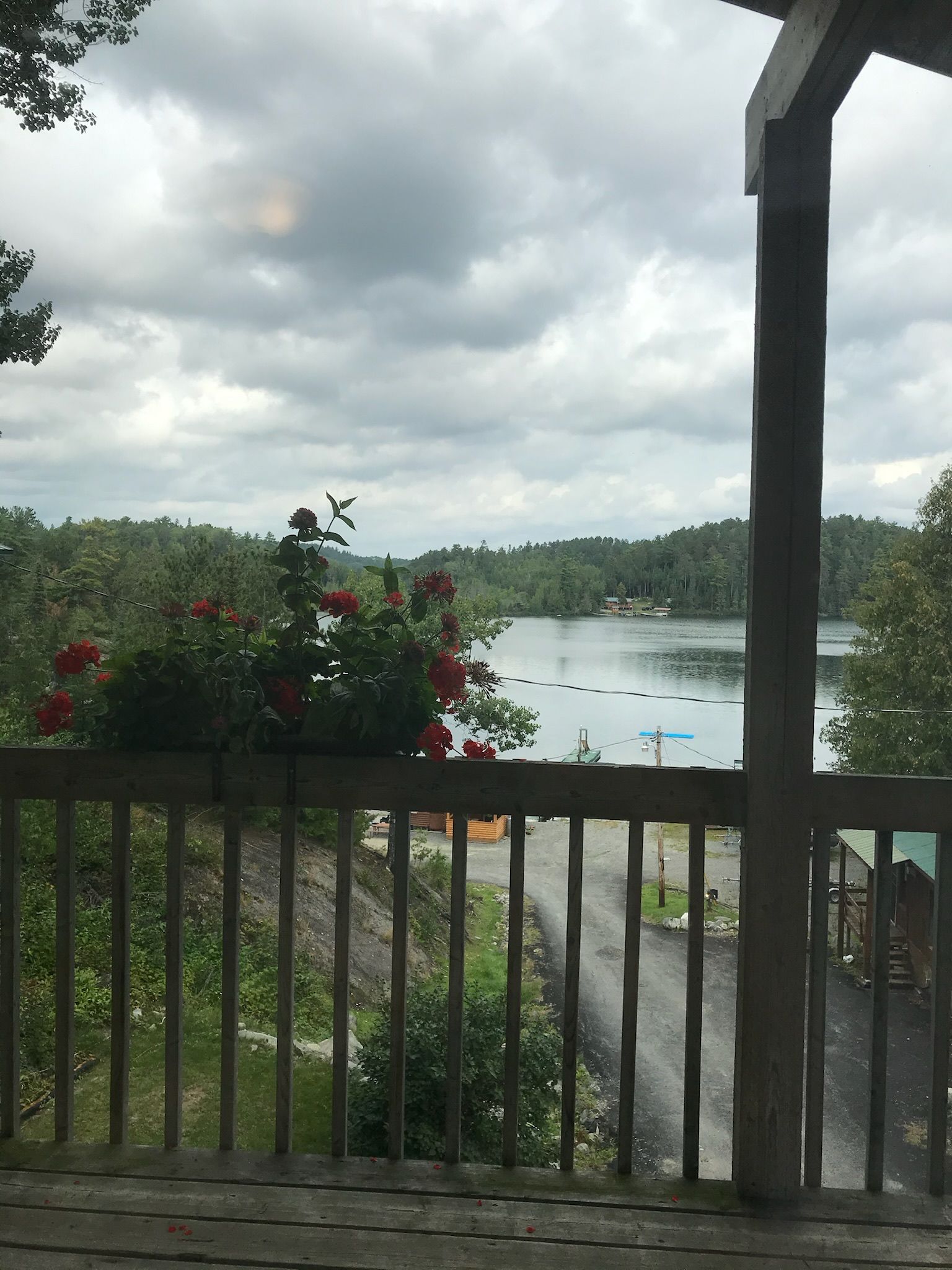 Lakeview motels deck