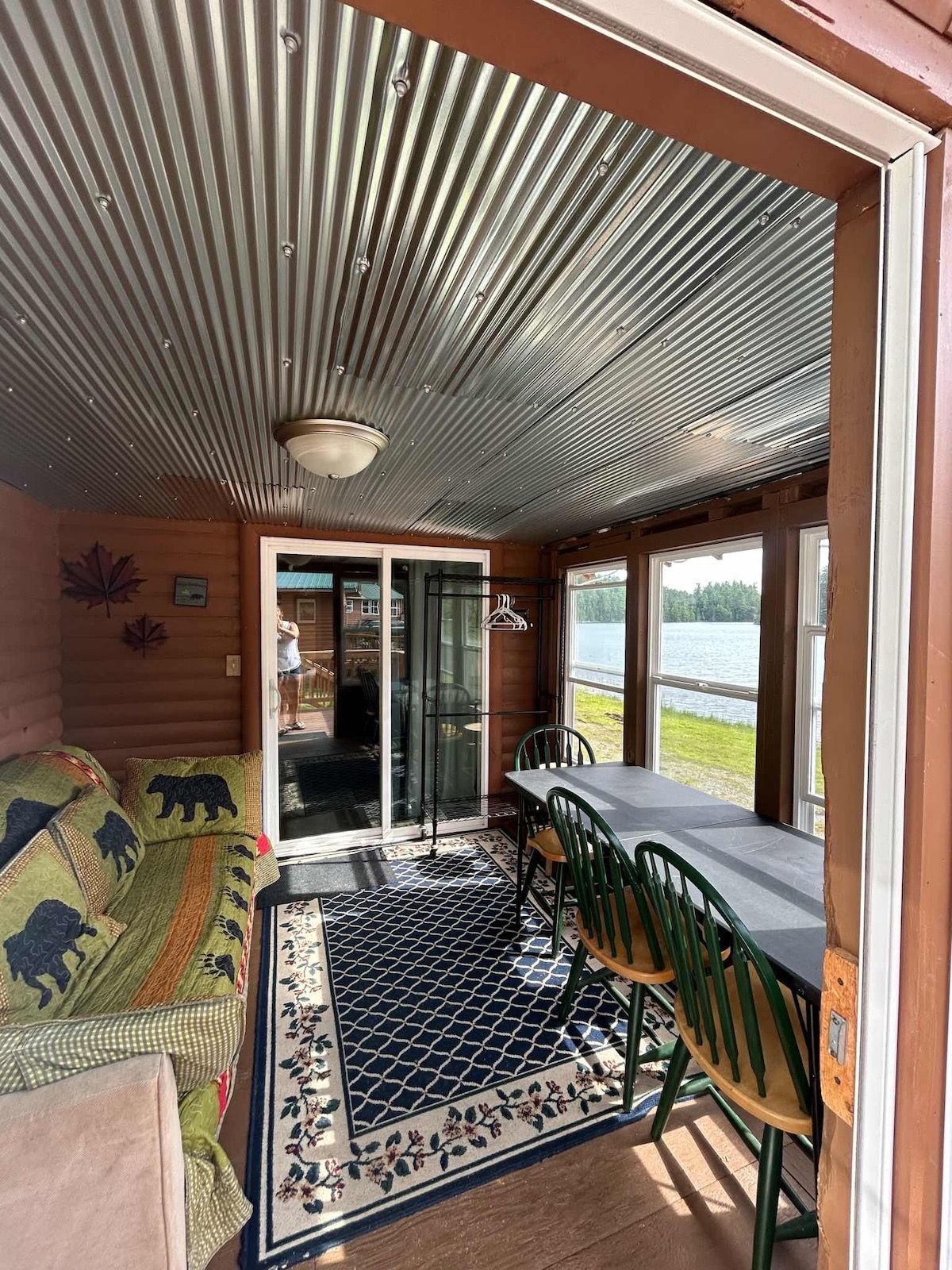 Lakeview cabin 4